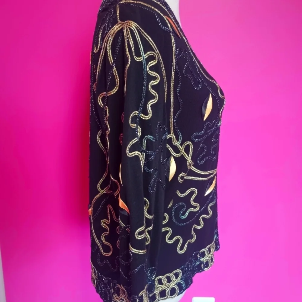 Vintage Lauren Michelle Black&Gold Embroidered V-neck Blouse (Size Large)